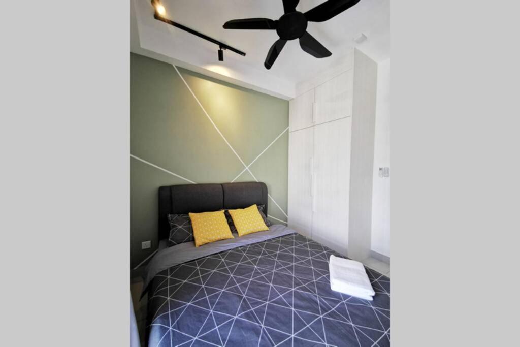 Astetica Pool & Lake View High Floor 100Mbps Wifi Netflix Seri Kembangan Exterior photo