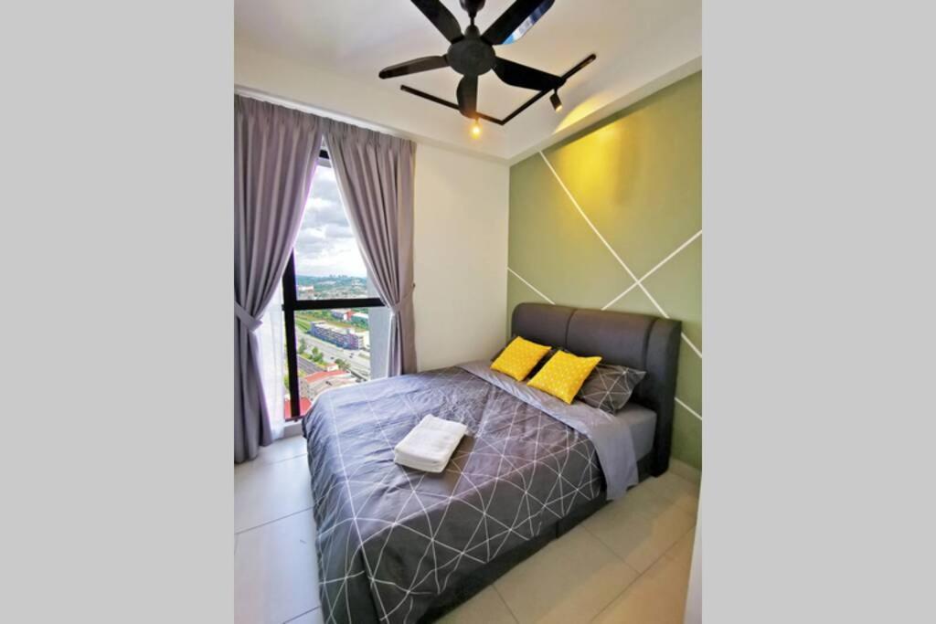 Astetica Pool & Lake View High Floor 100Mbps Wifi Netflix Seri Kembangan Exterior photo