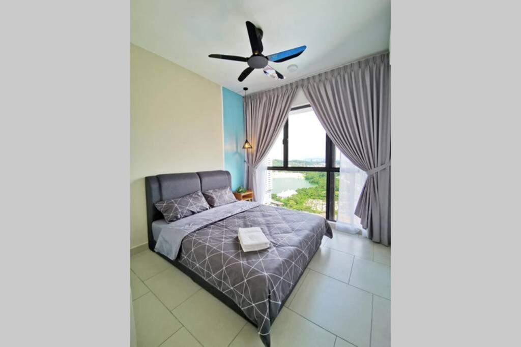 Astetica Pool & Lake View High Floor 100Mbps Wifi Netflix Seri Kembangan Exterior photo